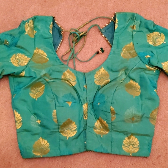 saree - Picture 1 of 3